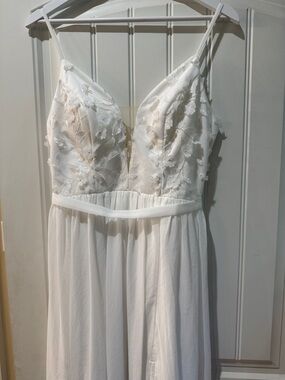 White Floral Appliqué Spaghetti Strap wedding, formal full length dress M